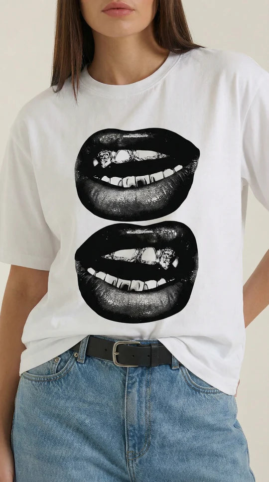 Camiseta Oversize 'Natalia' con Diseño Gráfico