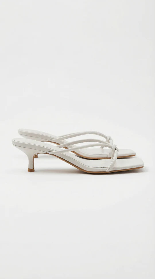 Sandalias con tacón Christina y detalle de nudo