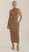 Vestido Sonia midi ajustado de cuello alto