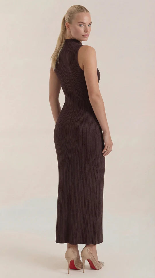 Vestido Sonia midi ajustado de cuello alto
