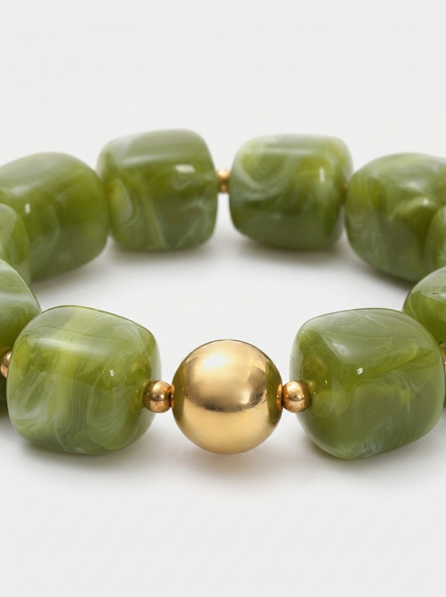 Pulsera con perlas de resina y metal